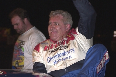 Gary Winger (background) after a Freddy Smith victory in 2001. (David Allio/racingphotoarchives.com)