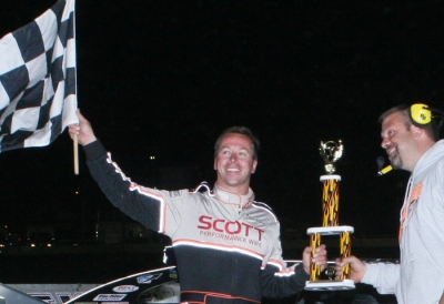 Promoter Don Hammer joins Rick Eckert in victory lane. (stlracingphotos.com)