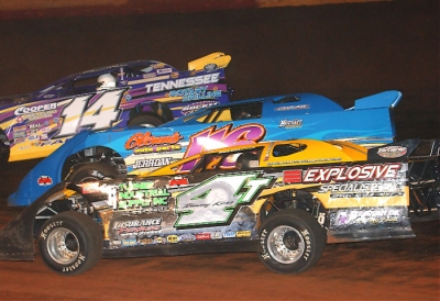 Tommy Kerr (4T) and Randy Weaver (116) battle at Crossville. (Brian McLeod)