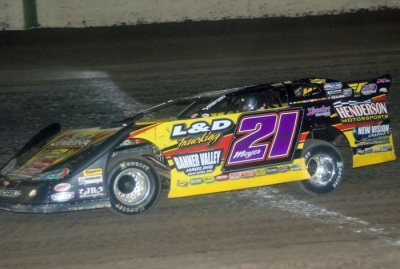 Billy Moyer heads for victory at I-55. (DirtonDirt.com)
