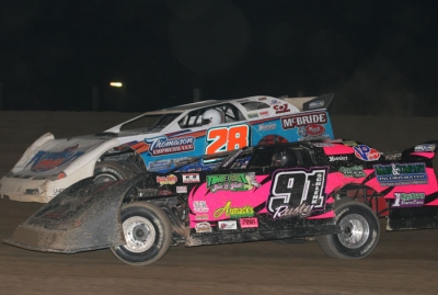 Dennis Erb Jr. (28) and Rusty Schlenk (91) in the early laps. (Todd Battin)