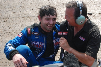 Speed's Dave Argabright talks with the winner. (DirtonDirt.com)