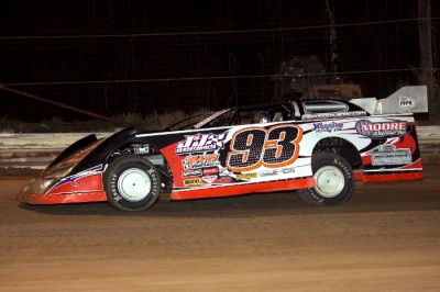 Ray Moore races to a $2,500 SUPR victory at Jones Motor Speedway. (glennonphotos.com)