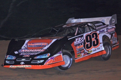 Ray Moore heads for victory at I-30 Speedway. (Best Photography)