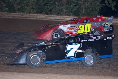 Winner Mike Johnson (7) battles with fourth-place finisher Jeremy Shank (30) at Willamette. (raceimages.net)