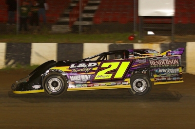 Billy Moyer lapped all but six drivers in his 30-lap victory. (Woody Hampton)