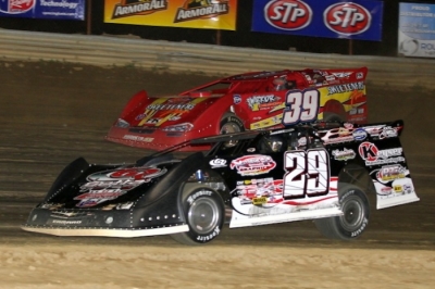 Darrell Lanigan (29) takes the lead from Tim McCreadie (39) at Wayne County. (Roy D. Walker)