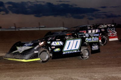 Jesse Stovall (00) heads for victory at Jetmore, Kan. (Ron Mitchell)