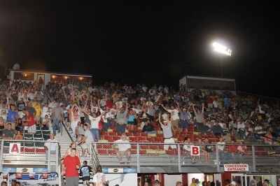 A healthy crowd turned out for Friday's prelims at I-80 Speedway. (fasttrackphotos.net)