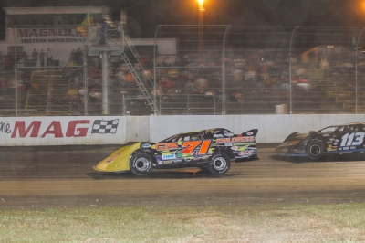 Chris Wall claims a $3,000 victory at Magnolia. (foto-1.net)