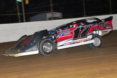 Tim Allen heads for victory at Fayetteville. (focusedonracing.com)