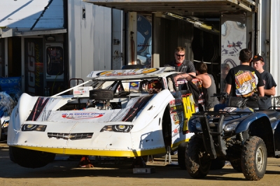 Devin Moran's team in the East Bay pits. (thesportswire.net)