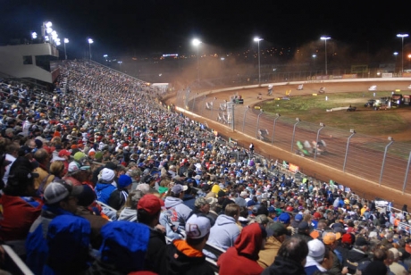 A huge crowd gathered at Lowe's. (DirtonDirt.com)