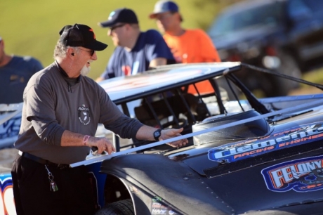 Alton Wilson in the Volunteer pits. (wellsracingphotos.com)