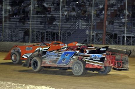 Winner Lonnie Parker Jr. (8) works on Jeff Manka (95) in Tucson. (dennisbrownfieldphotography.com)