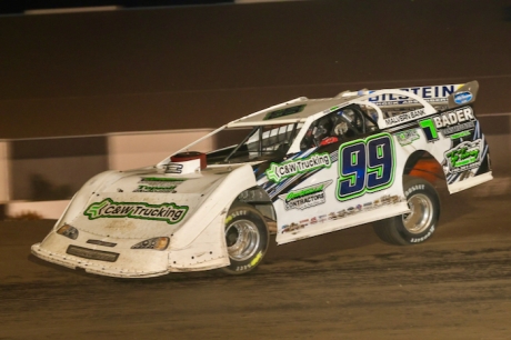 Jeff Larson at Davenport Speedway. (brendonbauman.com)