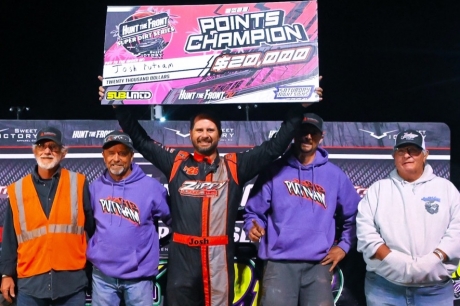 Josh Putnam and his winning team. (Zackary Washington/Simple Moments Photography)