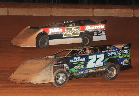 Winner Chris Ferguson (22) battles Randle Chupp (22) up front. (carlsonracephotos.com)