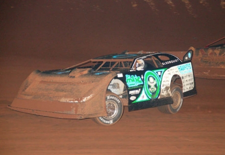 Scott Bloomquist races toward victory. (Scott Oglesby)