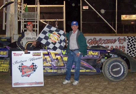 Jeep Van Wormer picks up $2,000 at Attica. (Dustin Jarrett)