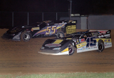 Jeep Van Wormer (55) held off Brian Birkhofer (15B) at Brownstown. (Eric Thompson)