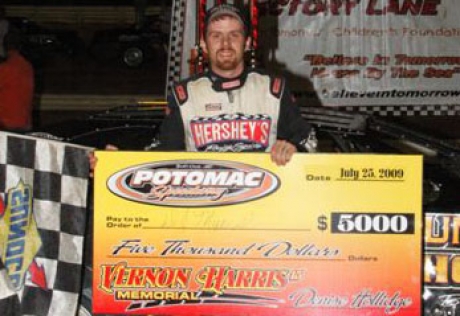 D.J. Myers picks up $5,000. (ant-1photography.com)