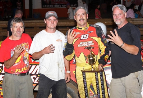 Tim Fuller's team celebrates at Hagerstown. (pbase.com/cyberslash)