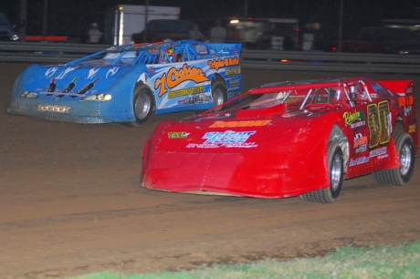 Mike Pegher Jr. (1) battles Gary Knollinger (00) early at Mercer. (oyleractionphotos.com)