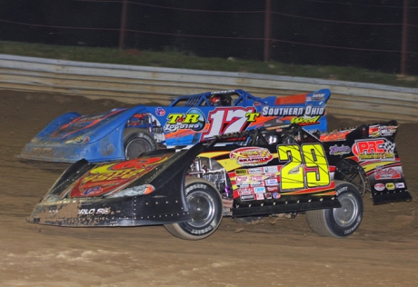 Winner Tim Dohm (17T) battles runner-up Darrell Lanigan (29). (rasmithphoto.com)