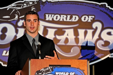 Josh Richards addresses the crowd at the WoO banquet. (jmsprophoto.com)