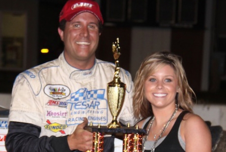 Justin Fegers picks up his hardware. (crpphotos.com)