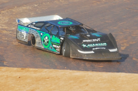 Scott Bloomquist practices Sunday at EAMS. (DirtonDirt.com)