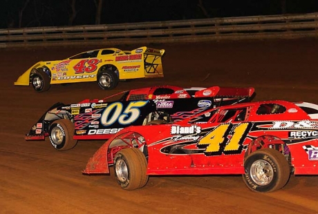 Jason Covert (43a) leads the Red Nininger Memorial. (wrtspeedwerx.com)