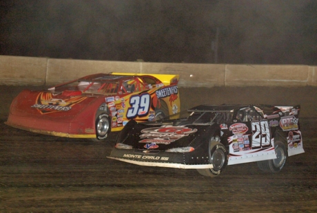 Tim McCreadie (39) fights off Darrell Lanigan (29). (jdphotosports.photoreflect.com)