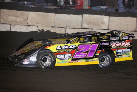 Billy Moyer heads for victory at Fairbury. (John Vass)