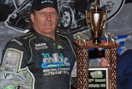 Scott Bloomquist in victory lane. (DirtonDirt.com)