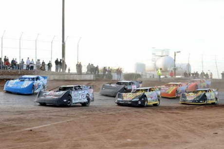 Polesitter Terry Phillips leads the field to green. (dennisbrownfield.com)