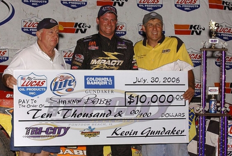 Shannon Babb (center) is a former Lucas Oil winner at Tri-City. (rickschwalliephotos.com)