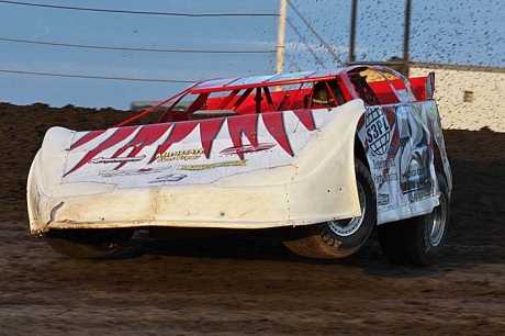 Bobby Hogge IV tunes up at Giant Speedway prior to his $2,000 victory. (raceimages.net)