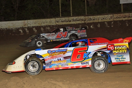 Michael Kloos (6k) gets by Ryan Unzicker (24). (stlracingphotos.com)