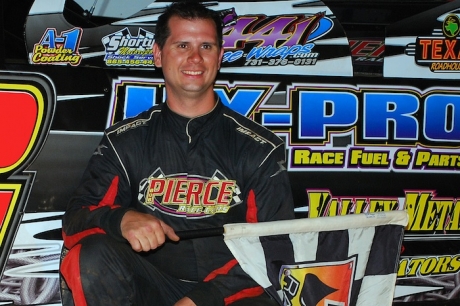 Josh Putnam celebrates his first STARS VRS victory at Boyd's Speedway. (focusedonracing.com)