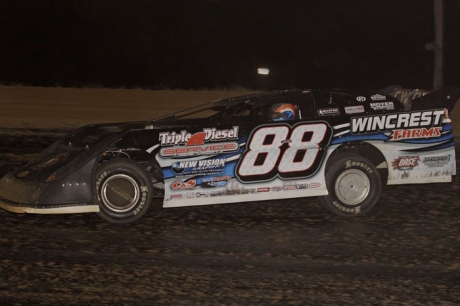 Wendell Wallace heads for victory at Malden. (Woody Hampton)