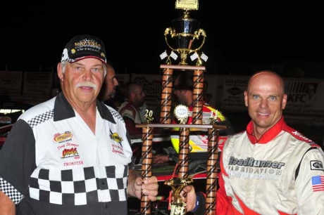 Track promoter Doug Stange joins Kelly Boen in victory lane at Mid-Nebraska Speedway. (Jerry Jacobs)