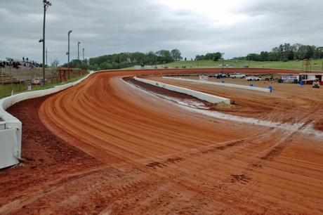 Smoky Mountain Speedway's begins April 14. (mrmracing.net)