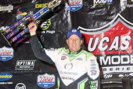 Scott Bloomquist notched his 44th career Lucas Oil Series victory. (pbase.com/cyberslash)