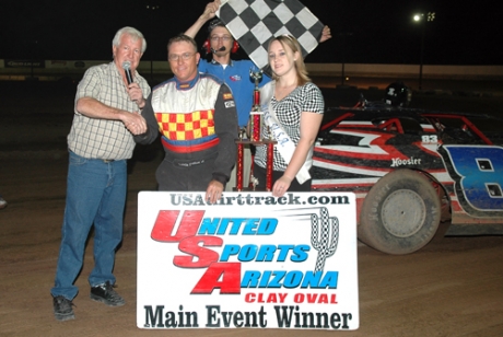 Lonnie Parker Jr. in victory lane. (dennisbrownfield.com)