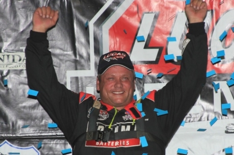 Don O'Neal celebrates at Tri-City. (de-photos.com)