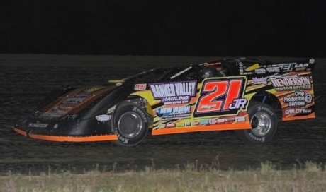 Billy Moyer Jr. heads for victory. (Mike Musslin)