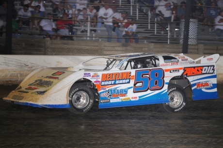 A.J. Diemel steers toward his third straight WISSOTA Challenge Series victory. (jdphotosports.photoreflect.com)