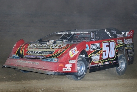 Ray Guss Jr. led the final three laps at Quad City Speedway. (chrisdamitz.com)